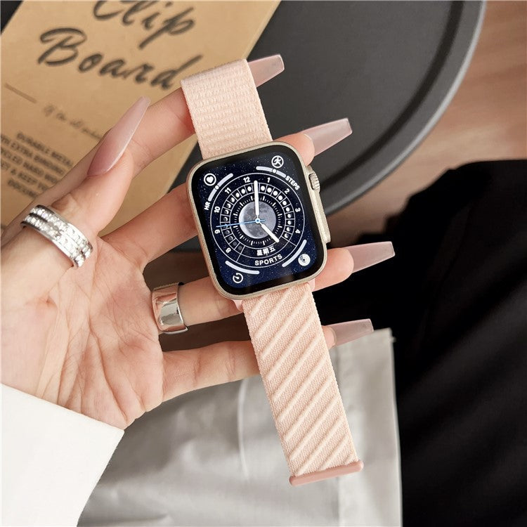 Sporty nylonrem med skråstribet mønster – passer til Apple Watch