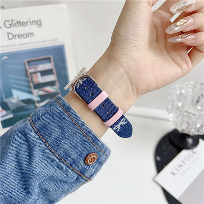 Elegant armband i denim med pärldetaljer